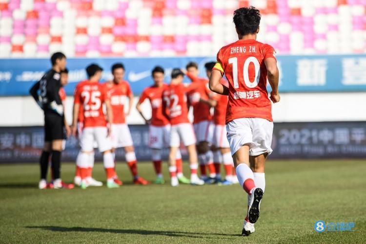 在双方过往的8次交手里，利物浦以6胜1平1负的战绩占据上风。